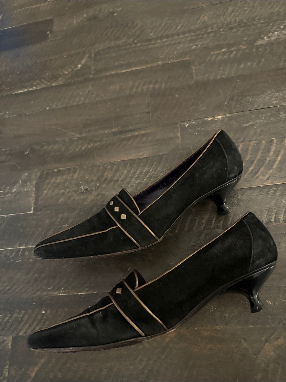 Donald J Pliner Black Suede Gold Stud Kitten Heels 8 - Picture 5 of 8